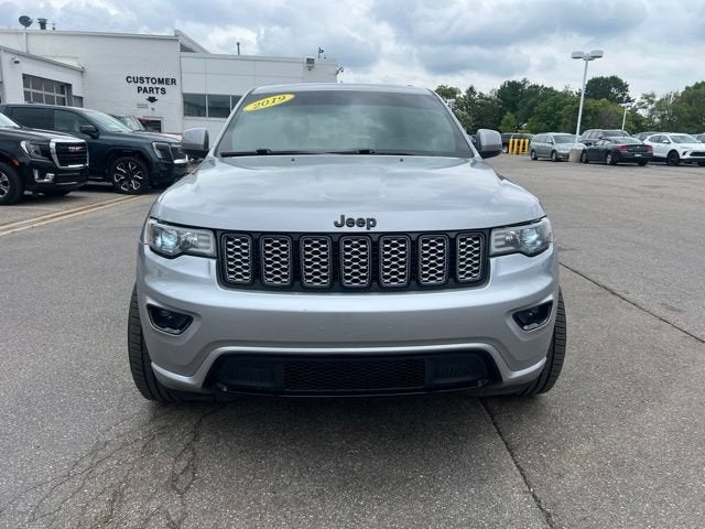 2019 Jeep Grand Cherokee — side profile view