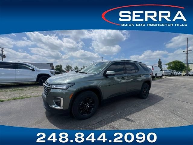 2022 Chevrolet Traverse LT Leather in Silver Sage Metallic — front three-quarter view