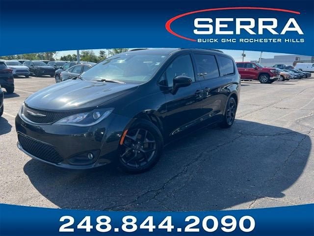 2018 Chrysler Pacifica Touring L Plus in Brilliant Black C — front three-quarter view