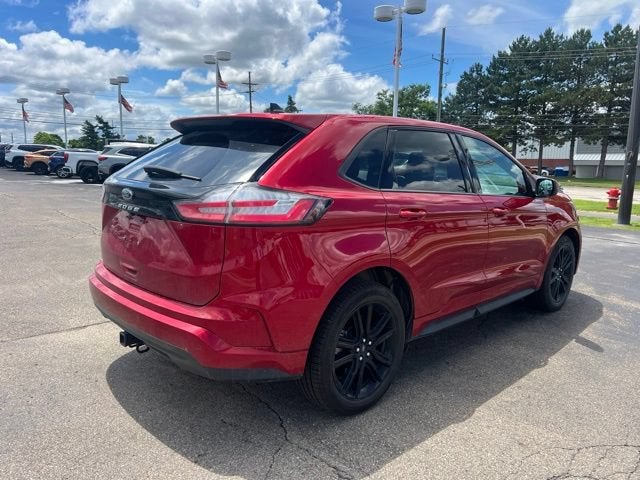 2024 Ford Edge — detail view