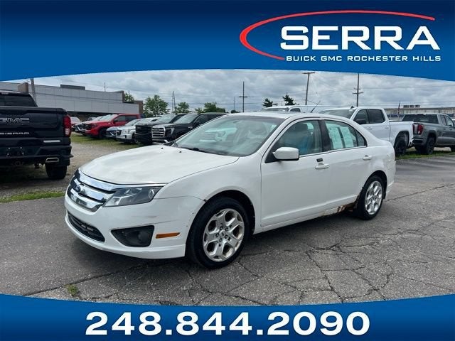 2011 Ford Fusion SE in White Suede — front three-quarter view